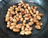 A picture of step 6 of Mandakki oggarne (karnataka style puffed rice upma).