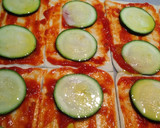 Foto del paso 6 de la receta: Mini pizzas de calabacín, jamón y queso Philadelphia
