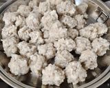 Foto langkah ke 4 dari resep Pentol Kriwil ala Devina Hermawan.