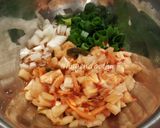Hình bước làm 1 của món Kimchi Pancake
