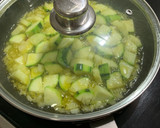 Foto del paso 4 de la receta: Tortilla de patata con calabacín y ajos tiernos