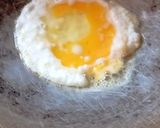 Foto langkah ke 1 dari resep Oseng Telur ceplok.