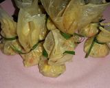 Foto langkah ke 7 dari resep Dimsum goreng isi ayam / kulit tahu isi ayam dan ekado.