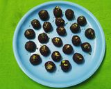A picture of step 4 of Beetroot Ladoo.
