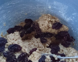 Foto del paso 3 de la receta: Pancitos integrales con harina de maíz y pasas de uva 🌽🍇