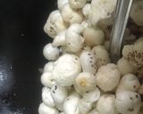 A picture of step 4 of Makhana & Nuts Chiwda.