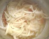Foto del paso 3 de la receta Chipirones y langostinos con sofrito de tomate