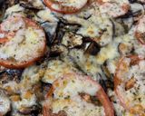 Foto del paso 4 de la receta: Pizza keto de berenjenas y zapallitos