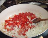 Foto del paso 1 de la receta: Pollo en salsa de pimientos morrones y setas variados