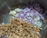 صورة لخطوة 1 من وصفة شوربة الفطر