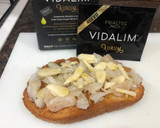 Foto del paso 4 de la receta: Tostada de Bacalao semisalado con lámina de ajo y aceite VIDALIM