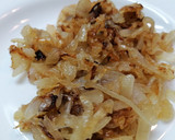 Foto del paso 1 de la receta: Salchichas encebolladas al cava