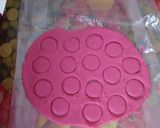 A picture of step 5 of Rose sweet.