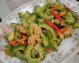 Foto langkah ke 5 dari resep Oseng Pare Pedas.