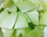 Hình bước làm 1 của món Canh Su Nấu Chả Giò Sống