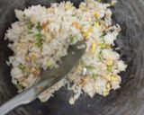 Foto langkah ke 6 dari resep Nasi Goreng Putih.