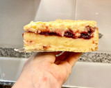 Foto del paso 15 de la receta: Pastel de crema y mermelada de cerezas