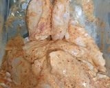 รูปขั้นตอนการทำที่ 1 ของ ปีกไก่ทอดรสลาบ