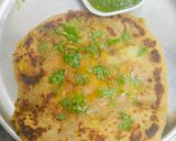 A picture of step 6 of Aloo Paratha.