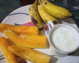 A picture of step 1 of Banana Papaya Smoothies.