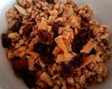 A picture of step 1 of My Healthy Granola Start to the day. 😁.