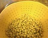 Natto, fermented soybeans with herbs