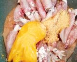 รูปขั้นตอนการทำที่ 1 ของ หมึกไข่ผัดหวานโบราณ