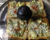A picture of step 6 of Spinach egg open sandwich.