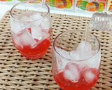 Foto langkah ke 2 dari resep Es Jelly Yakult Soda.