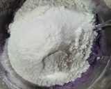 Foto langkah ke 2 dari resep Roti Kukus Ubi Ungu Isi Apel Cinnamon.