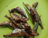 Foto langkah ke 1 dari resep Ikan layang goreng tumis balado.