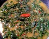 Foto langkah ke 5 dari resep Bobor Pedas Daun Lembayung.