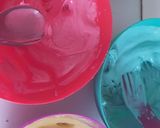 A picture of step 3 of Mini rainbow fairycakes.