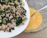 Foto langkah ke 3 dari resep Baked Egg Bacon and Spinach.