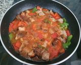 Foto del paso 3 de la receta: Paella de aprovechamiento en un plis plas,de costilla de cerdo adobada