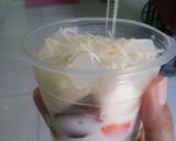 Foto langkah ke 3 dari resep [CookiesJunkie] Salad buah yogurt lychee drink.