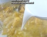Foto langkah ke 4 dari resep Resep Opor Ayam kuning Spesial Rumahan Enak Dan Mudah.