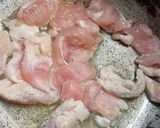 Foto del paso 3 de la receta: Saltado de repollo (col) con pollo