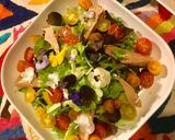 Foto del paso 1 de la receta Ensalada con flores, 🌺tomatitos cherry de tres colores y bonito del norte