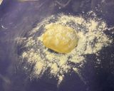 Une image de l'étape 5 de Pâte brisée à la vanille, crème et lait.
