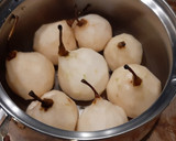Foto del paso 1 de la receta: Peras al vino