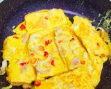 Gambar langkah 2 resipi Roti Telur.