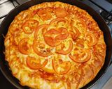 Sajtos szélű pizza recept fázis 10 fotója