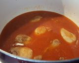 Foto del paso 3 de la receta: Pollo con nopales en salsa de guajillo