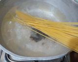 Foto langkah ke 2 dari resep Spaghetti Aglio Olio.