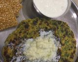 A picture of step 4 of Makki Ki Methi Wali Roti.