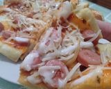 Foto langkah ke 5 dari resep Pizza Roti Tawar-teflon super simple.