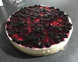 Foto del paso 4 de la receta: Tarta de queso con mermelada de arándanos