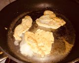 Foto del passaggio 2 della ricetta Scaloppine al vino bianco e limone