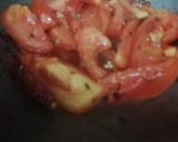 A picture of step 3 of Thakkali Chutney.